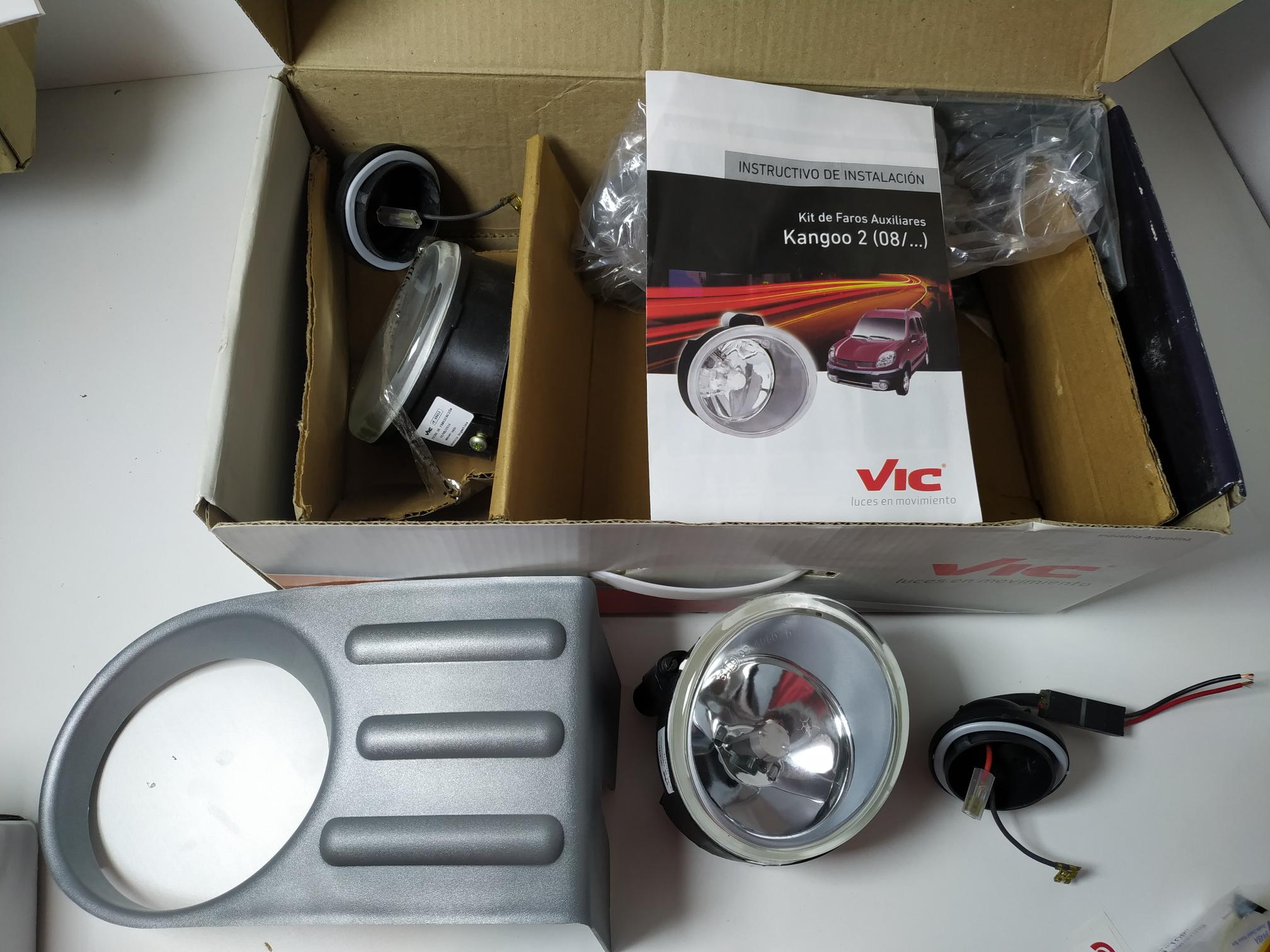 KIT FAROS RENAULT KANGOO II 08/12 CON SOPORTES - 3D Repuestos