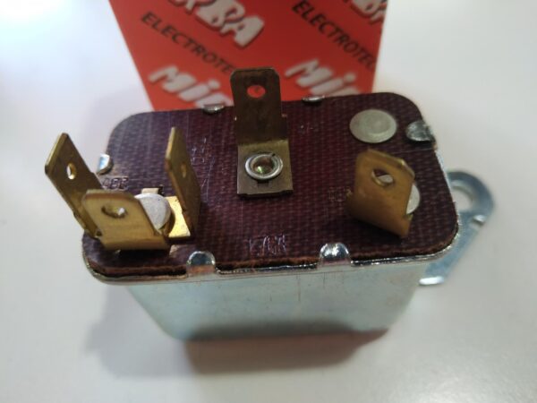 RELAY DE LUCES PEUGEOT 404 LARGA (764 MIRBA)