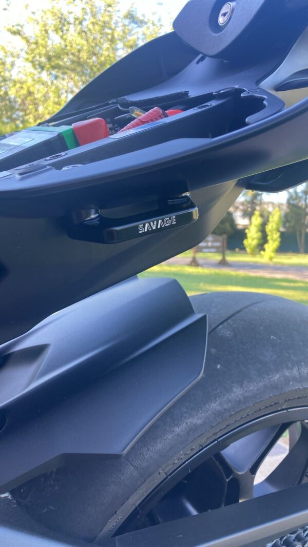 SOPORTES REEMPLAZO DE PEDALINES TRASEROS YAMAHA R1 2015+ - Image 4