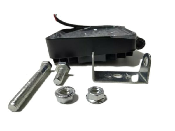 FARO LED CUADRADO UNIVERSAL 12V/24V 9 LEDS 3W - Image 4